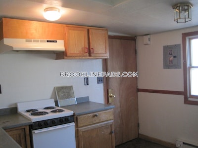 Brookline 1 Bed 1 Bath  Coolidge Corner - $2,695 No Fee