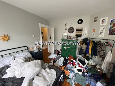 Dorchester 4 Bed, 1 Bath Unit Boston - $3,800 50% Fee