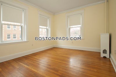 Cambridge No Fee to Brokers! Available June 1st 2022  Harvard Square - $2,825 No Fee