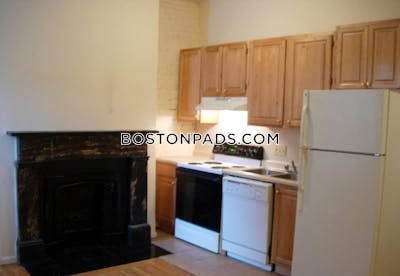 Chinatown Spacious 1 bed 1 bath available Now on Tyler St. Chinatown! Boston - $2,595