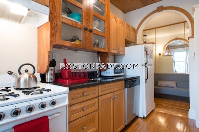 Fenway/kenmore This 2 Beds 1 Bath on Queensberry St has character... Boston - $3,300