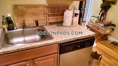 Somerville Apartment for rent 2 Bedrooms 1 Bath  West Somerville/ Teele Square - $3,400